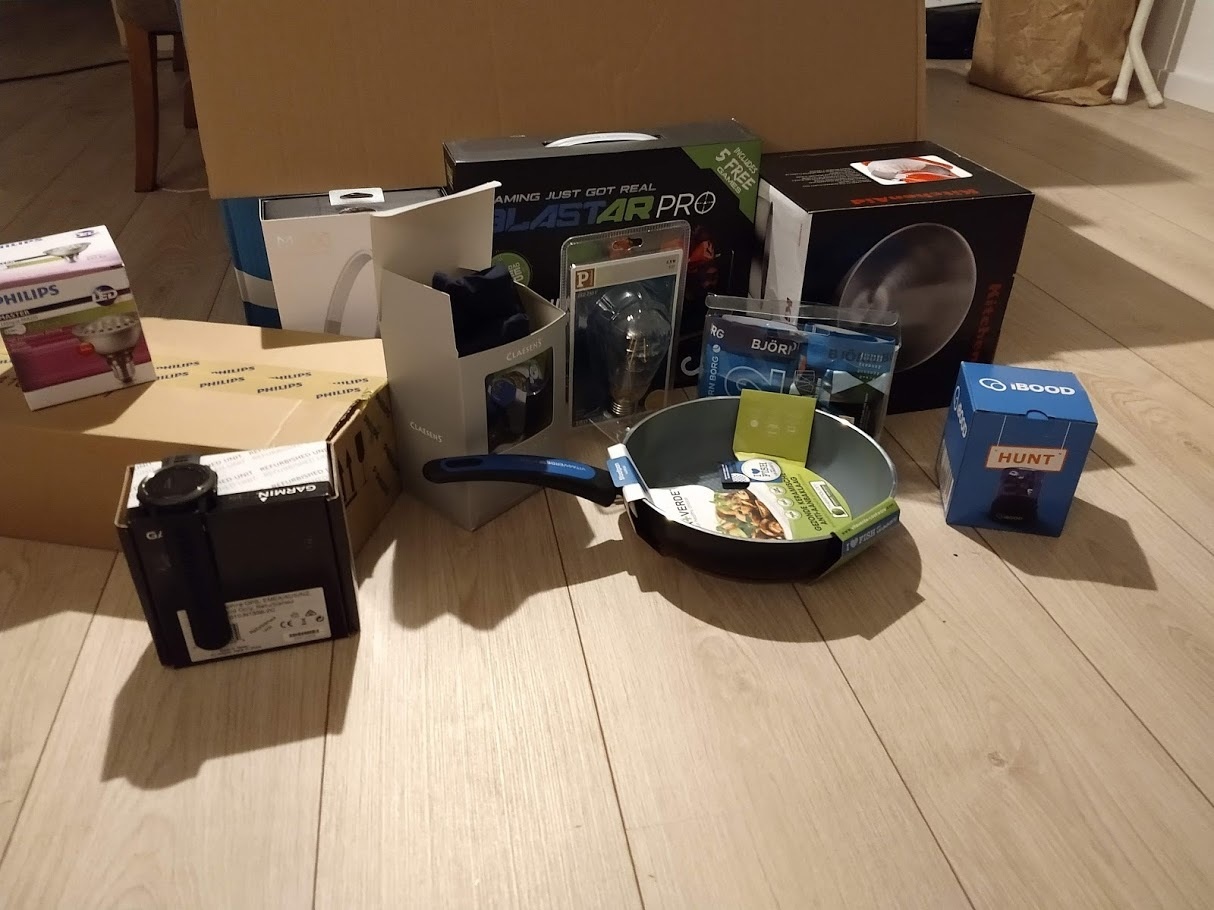 Afbeeldingslocatie: https://tweakers.net/ext/f/DSL9MAwF574uvv9lIH7GRgjj/full.jpg?nohitcount=1