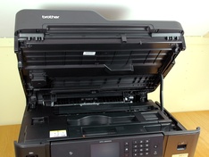 geopend scanner en feedergedeelte