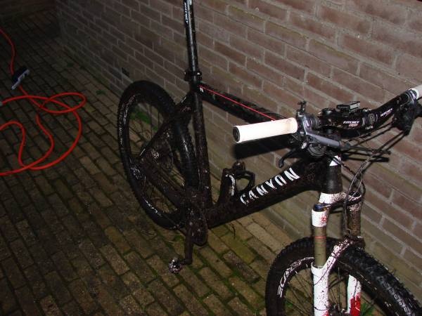 Afbeeldingslocatie: http://tweakers.net/ext/f/EH4XZcpsosEgvNI8FoFnCUTl/full.jpg