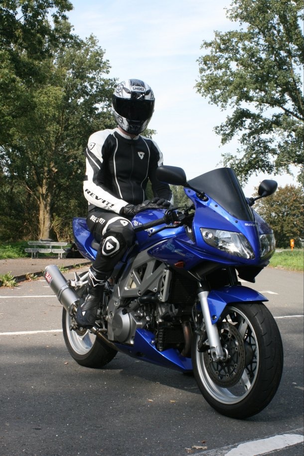 Afbeeldingslocatie: http://tweakers.net/ext/f/EhEOtiTOuOT6nYZ8LVcBf53B/full.jpg