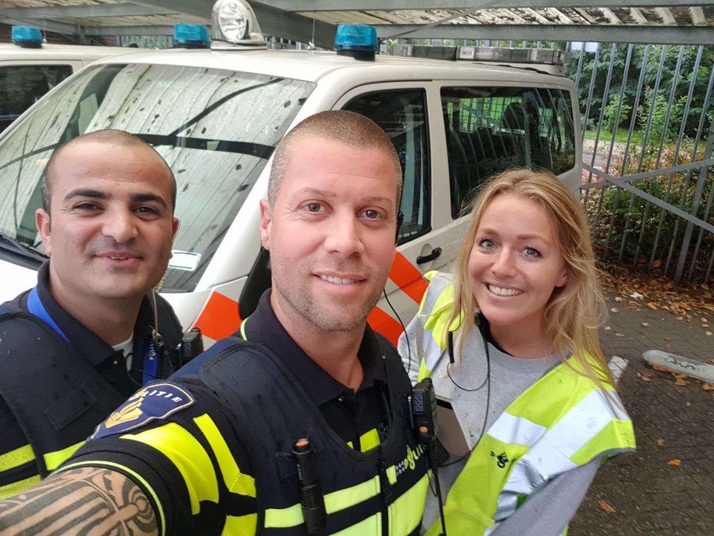 Afbeeldingslocatie: https://tweakers.net/ext/f/EwFqrVjSzaoJuScldAXzaiXZ/full.jpg