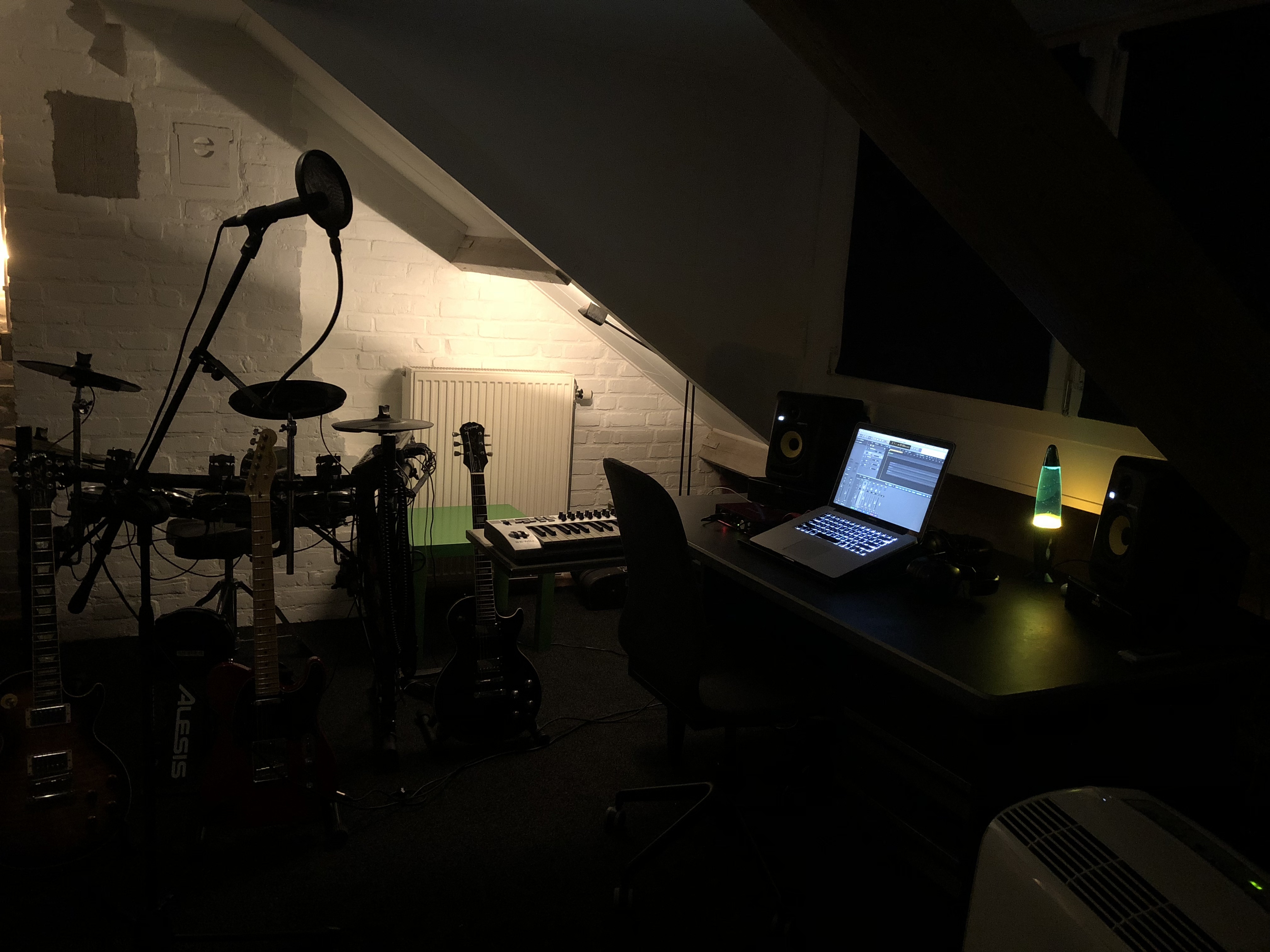 Afbeeldingslocatie: https://tweakers.net/ext/f/FDQ87yVokytznq9CgfSeOHJk/full.jpg