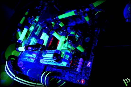 Afbeeldingslocatie: http://tweakers.net/ext/f/FL7WcRpoylf1rrdl0AgFnVcO/full.jpg