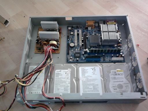 Afbeeldingslocatie: http://tweakers.net/ext/f/FcMI5q0yUg7GzuqENpNNFTsz/full.jpg