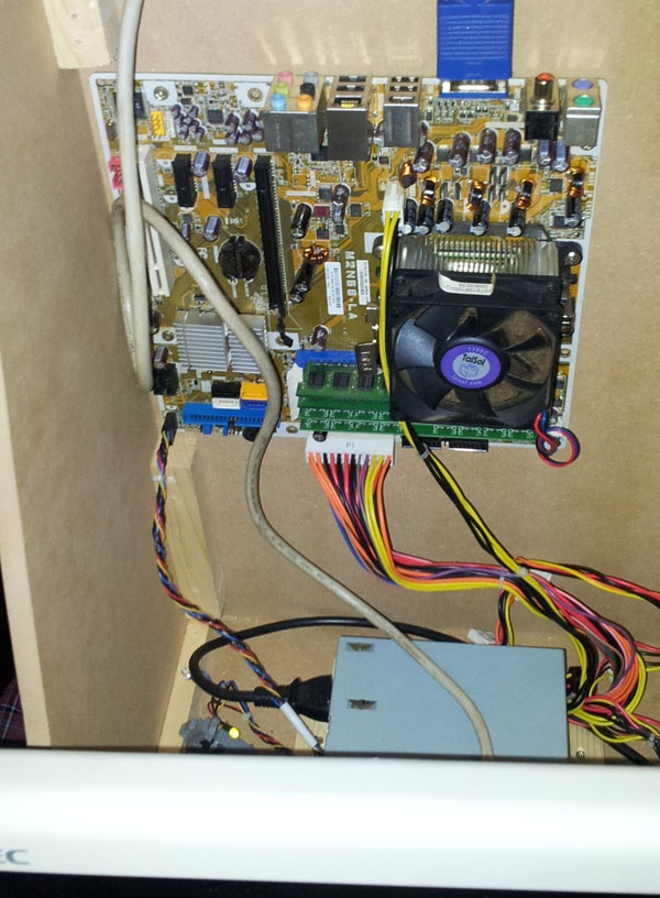 Afbeeldingslocatie: http://tweakers.net/ext/f/HJYI1MHhF1IA0BcM9ZMdBs3s/full.jpg