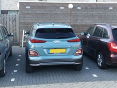 Kona achter