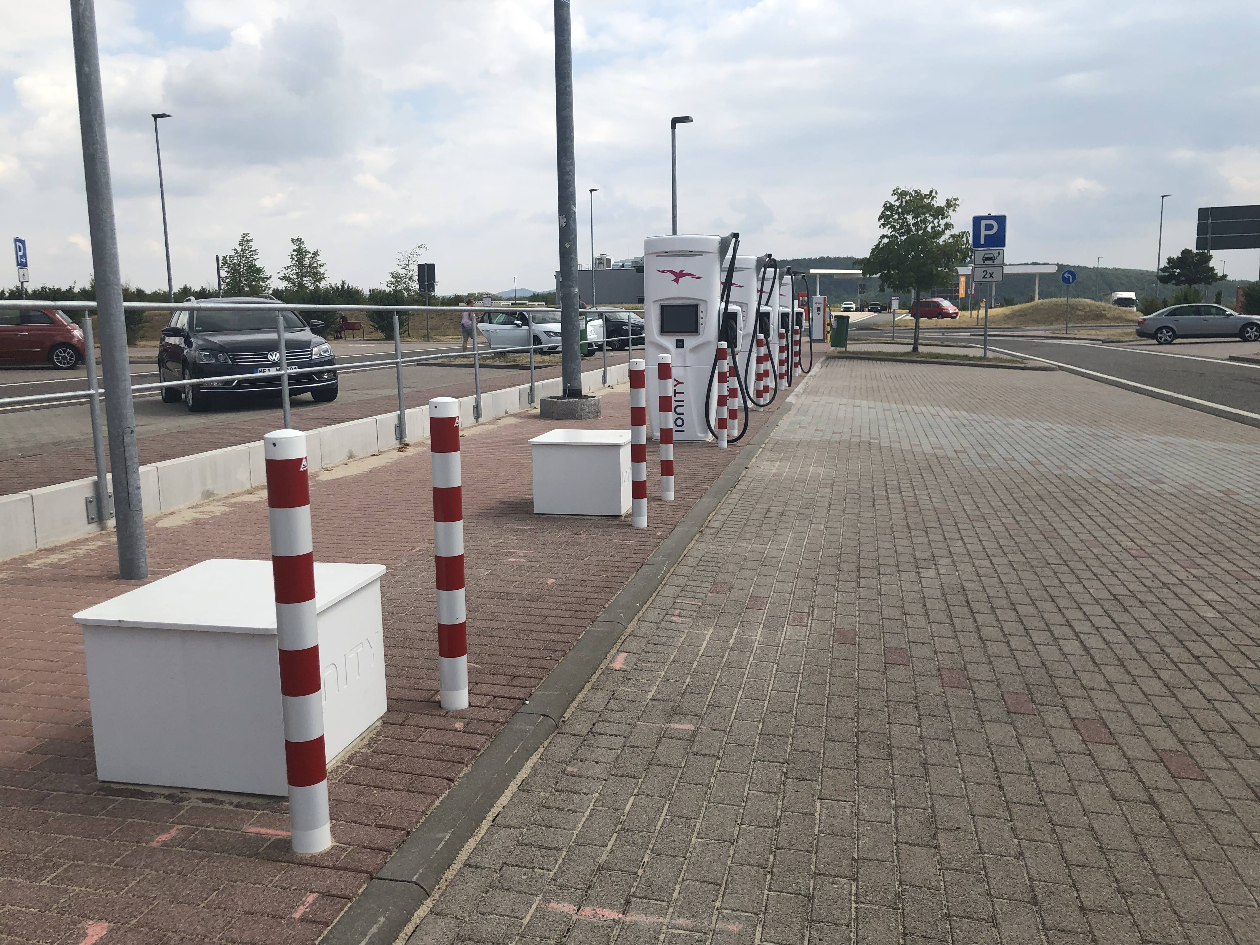 Afbeeldingslocatie: https://tweakers.net/ext/f/HhwRXeOmL8IFbx2rBvfqVsp2/full.jpg