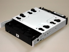 Onderzijde drive tray met hard disc