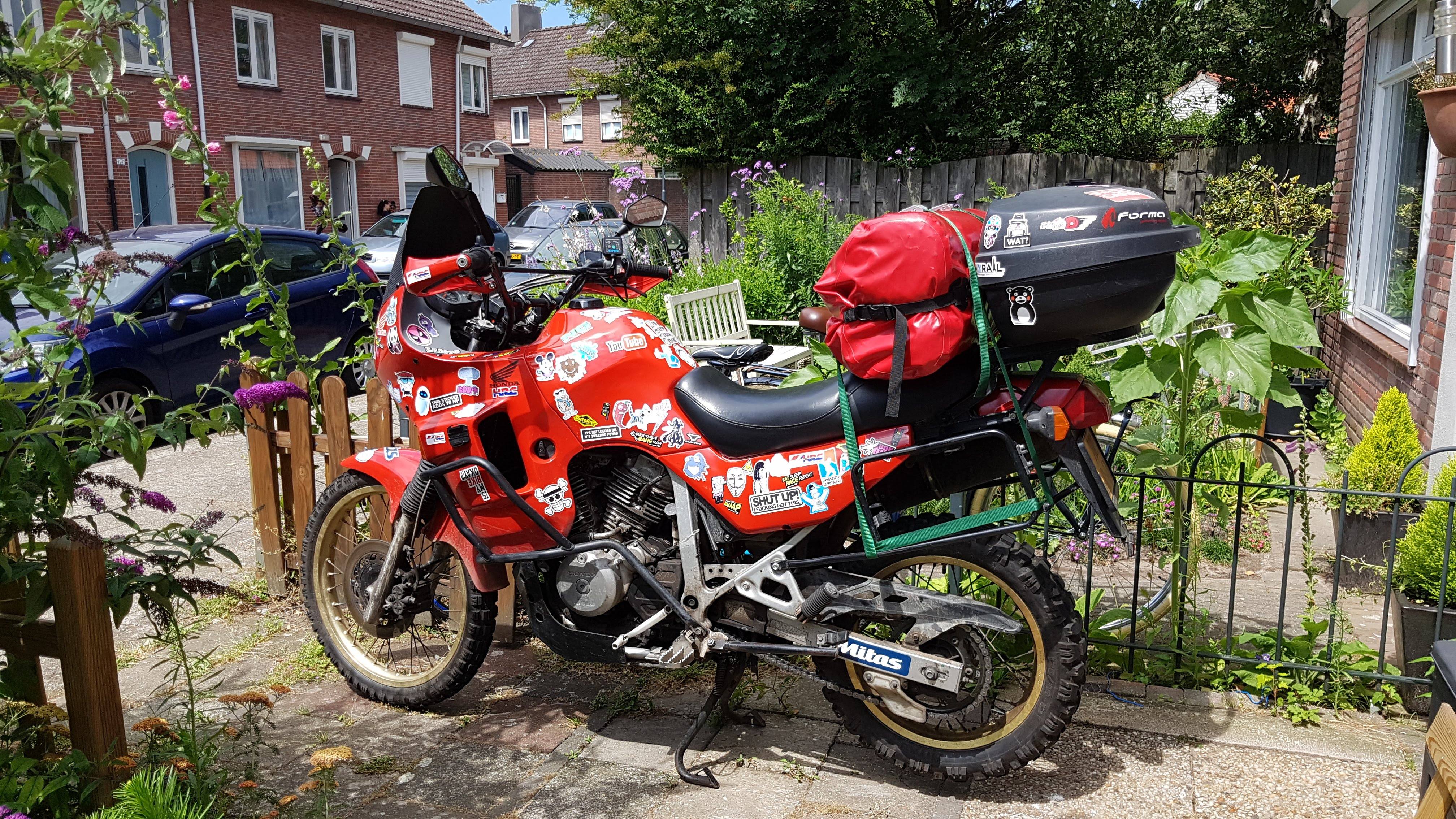 Afbeeldingslocatie: https://tweakers.net/ext/f/IYYra827sJCHZbCZibPjgftv/full.jpg