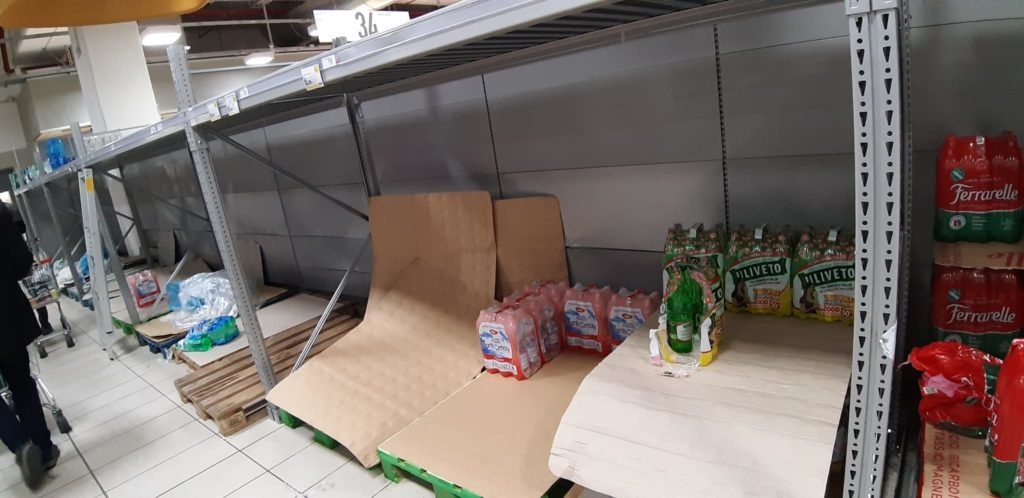 Afbeeldingslocatie: https://tweakers.net/ext/f/Ii6wcKCCGZ0I2JtE6Fahs4Y7/full.jpg