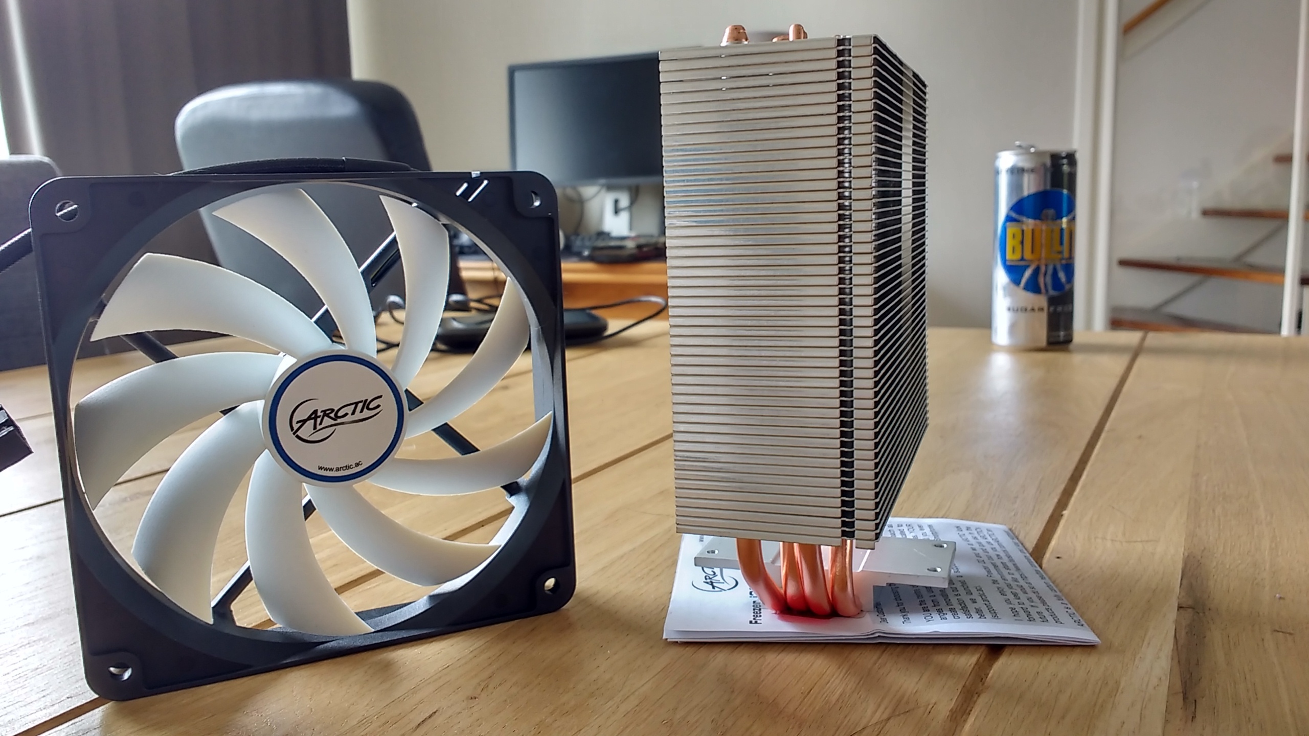 Fan en zijkant radiator