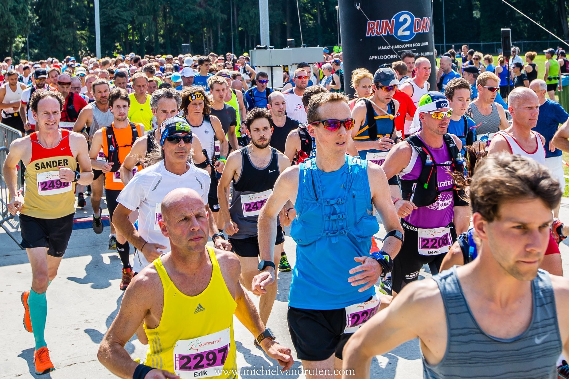 Afbeeldingslocatie: https://tweakers.net/ext/f/JyEZsxcKRzRb183dh5SHMZ0D/full.jpg