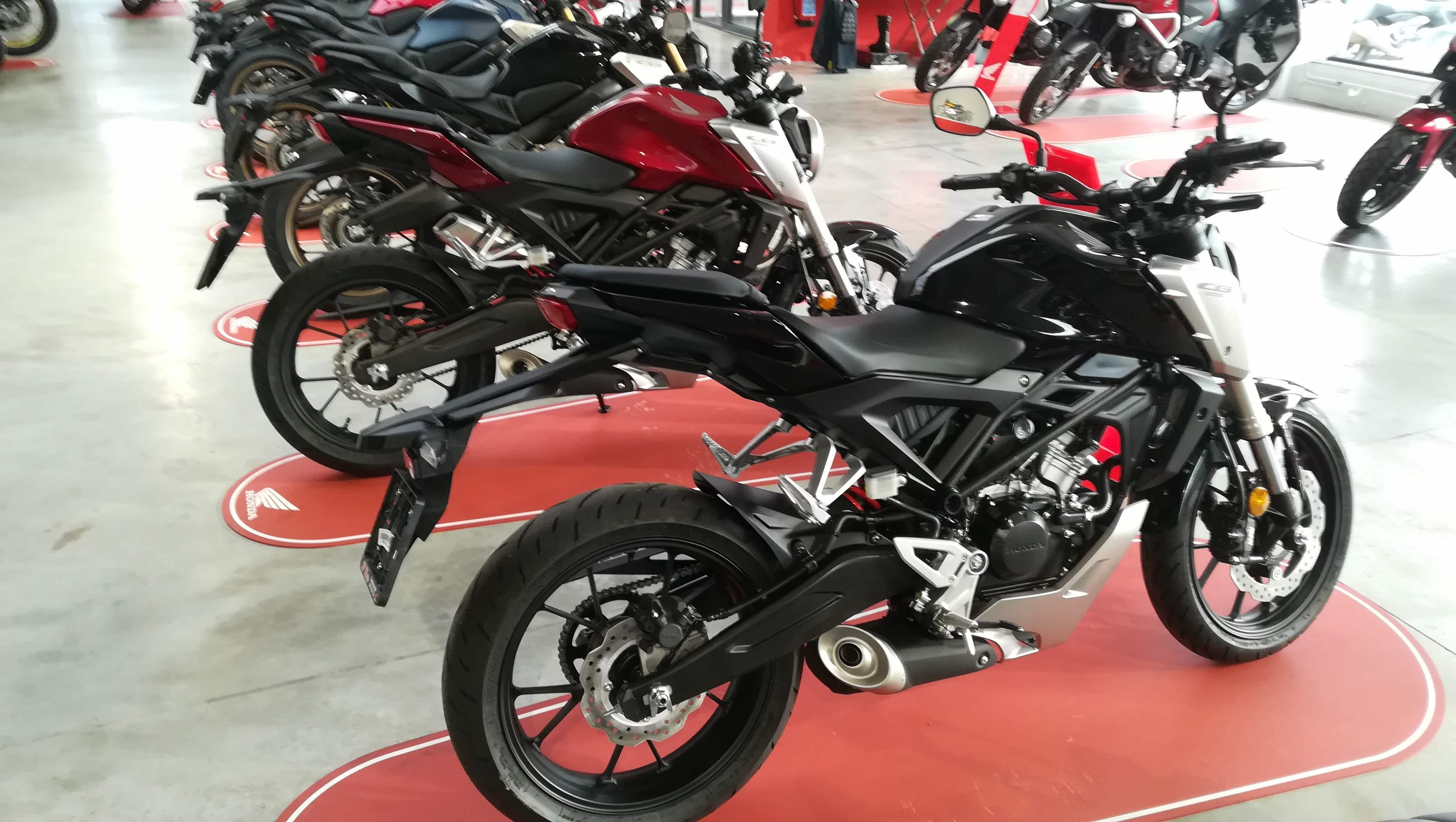 Afbeeldingslocatie: https://tweakers.net/ext/f/KRio0dBIDDxEhF8asC02Ocdx/full.jpg