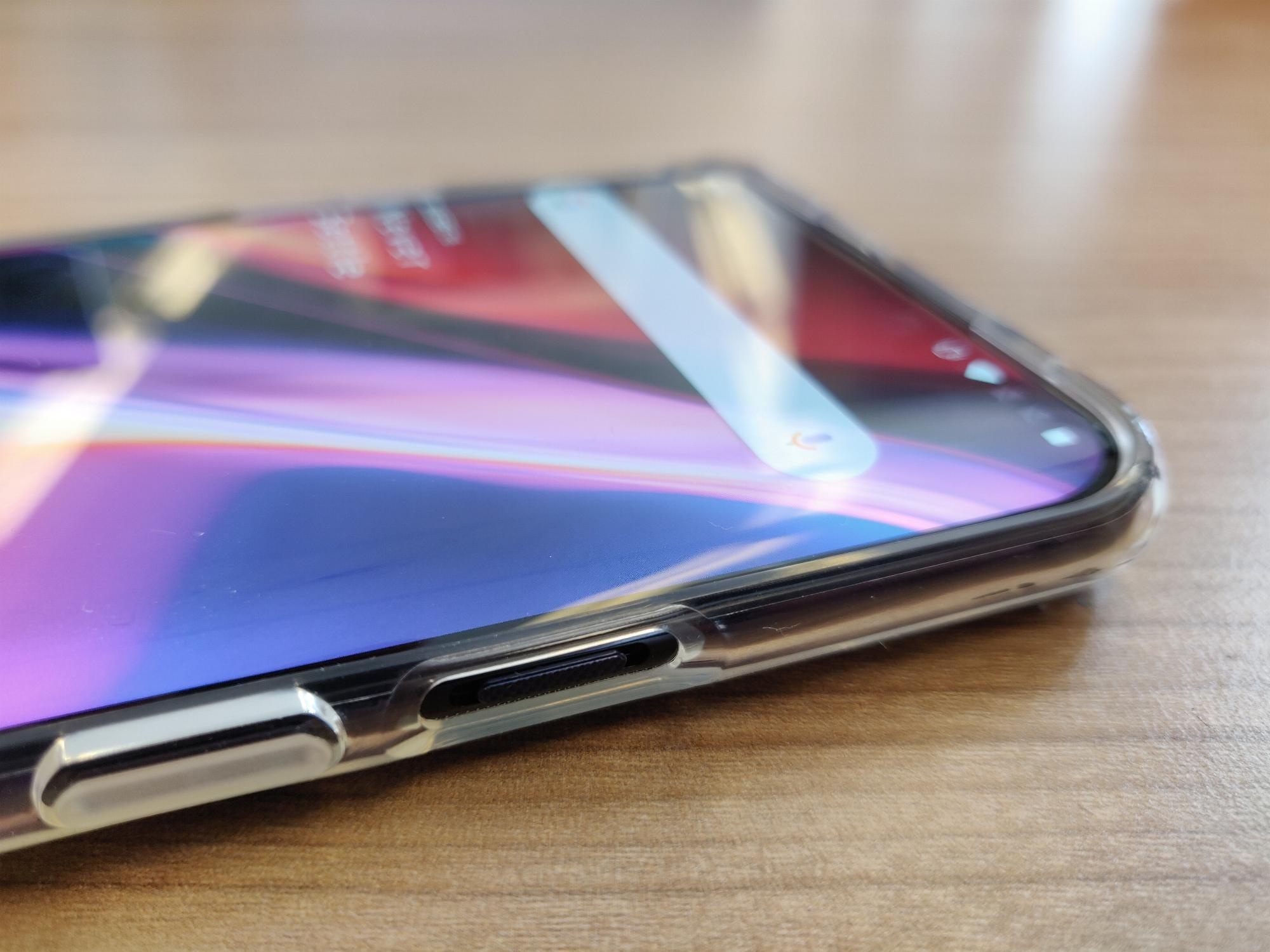 OnePlus 7 Pro met case