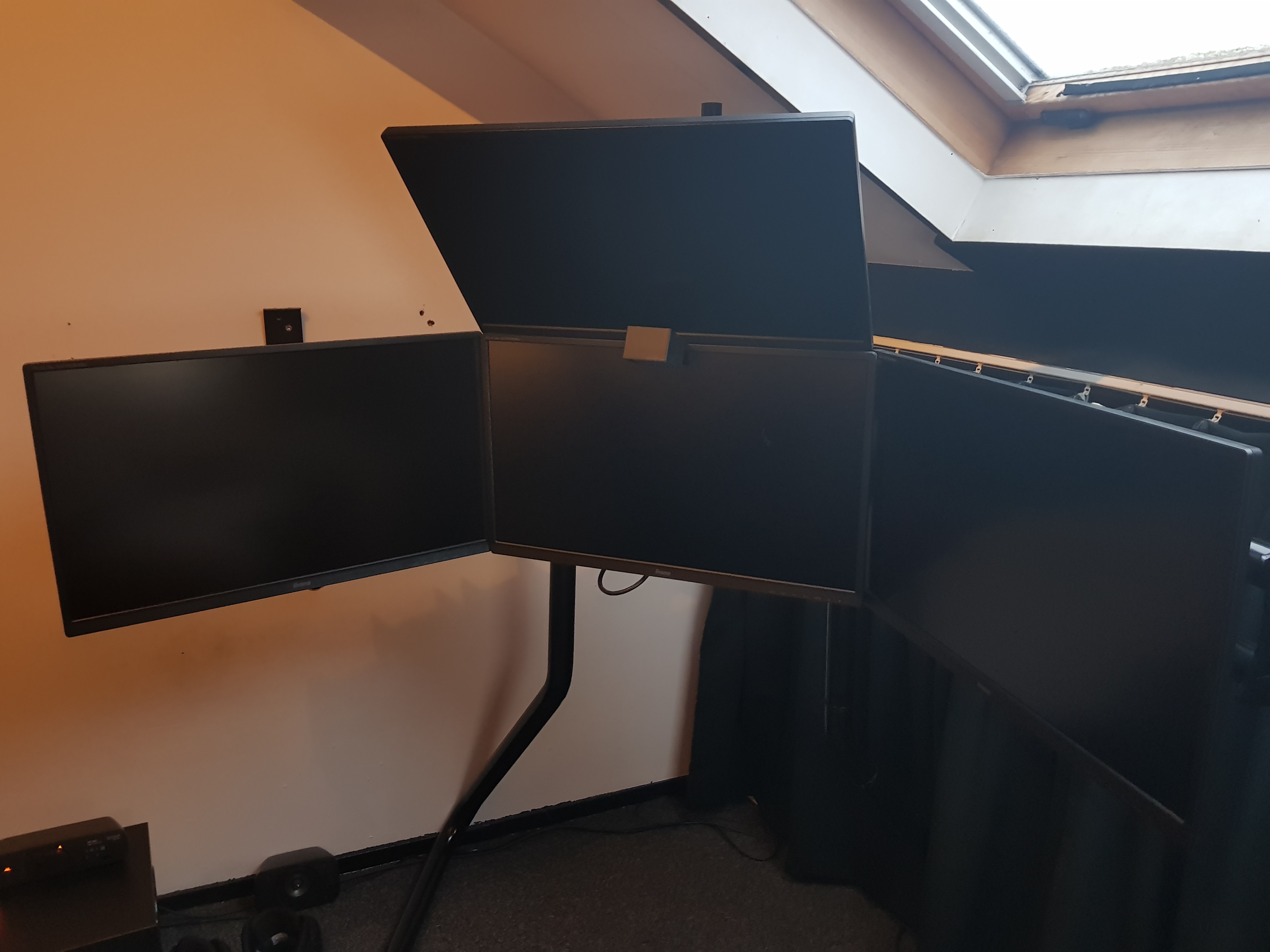 Afbeeldingslocatie: https://tweakers.net/ext/f/MxQjUDpT8N4qgmDGG70MuWQ1/full.jpg