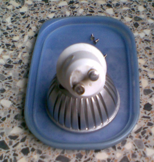 tin op pootje