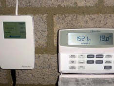 tSense naast thermostaat