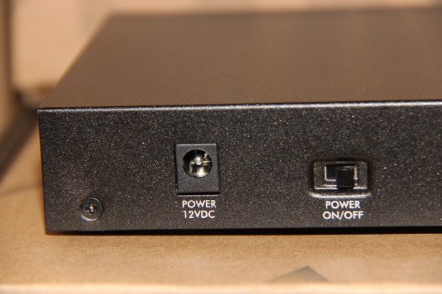 Unboxing GS1900-8 (5)