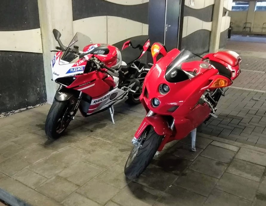 749 & V4