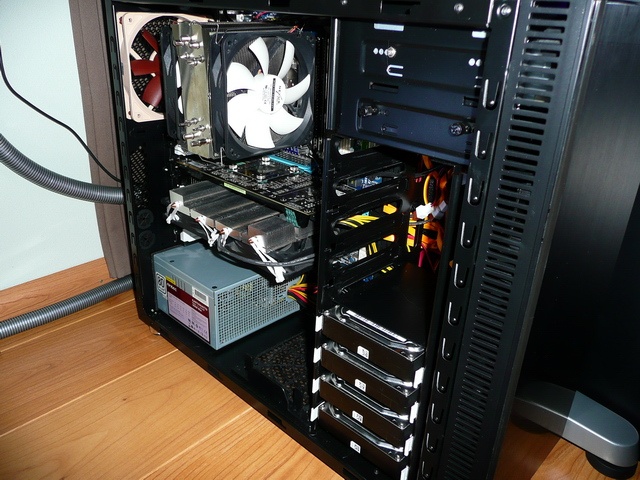 Afbeeldingslocatie: http://tweakers.net/ext/f/OtCVj884Do5AimpdFpuXwoqA/full.jpg
