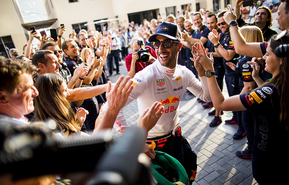 Afbeeldingslocatie: https://tweakers.net/ext/f/P1SR2tJphMIqSbNRP3m7UEoP/full.jpg