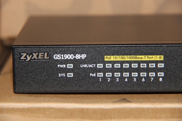 Unboxing GS1900-8HP (4)