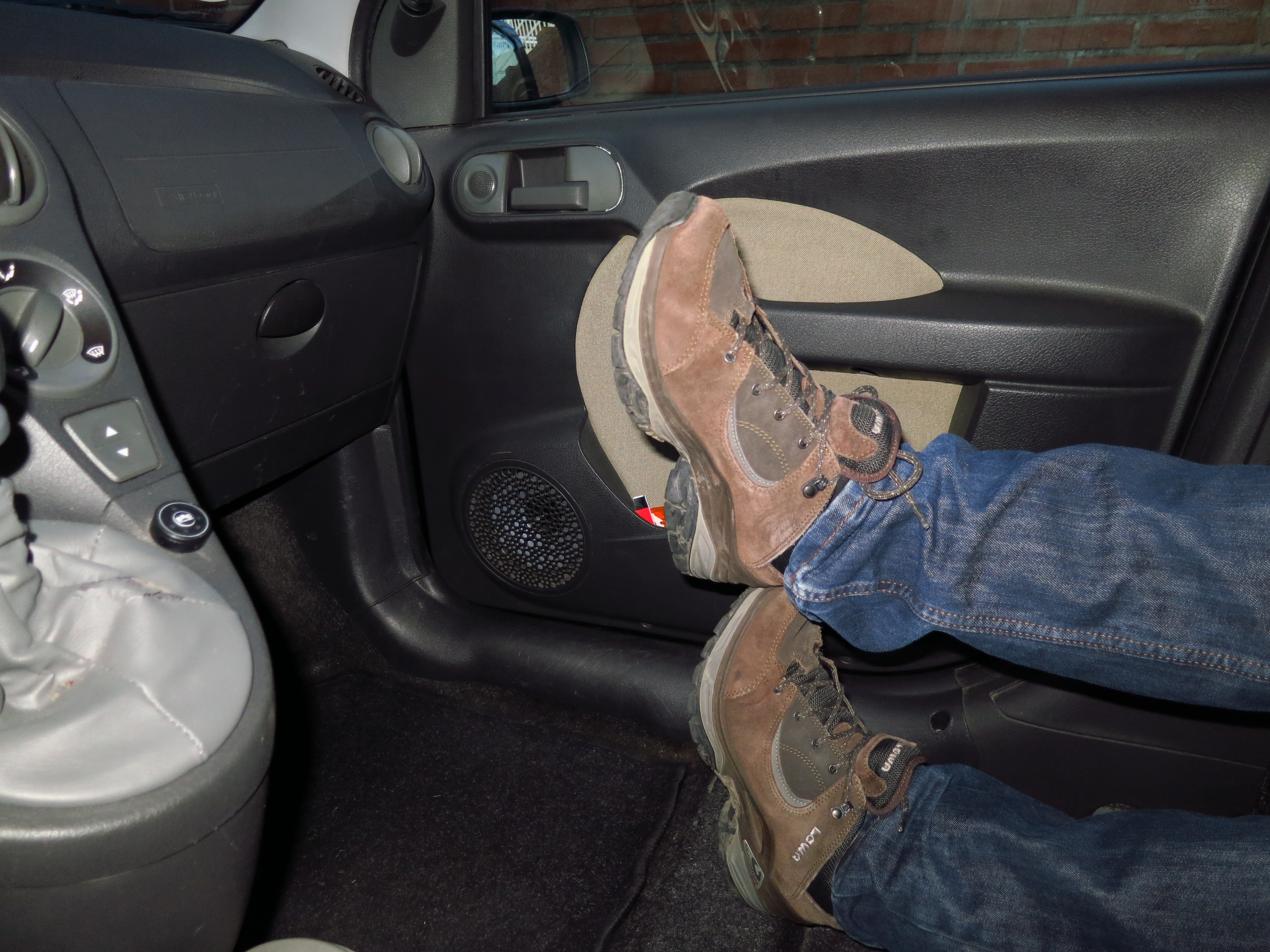 Afbeeldingslocatie: https://tweakers.net/ext/f/PJhhTvZa5erMIb9aaLKwUxqH/full.jpg