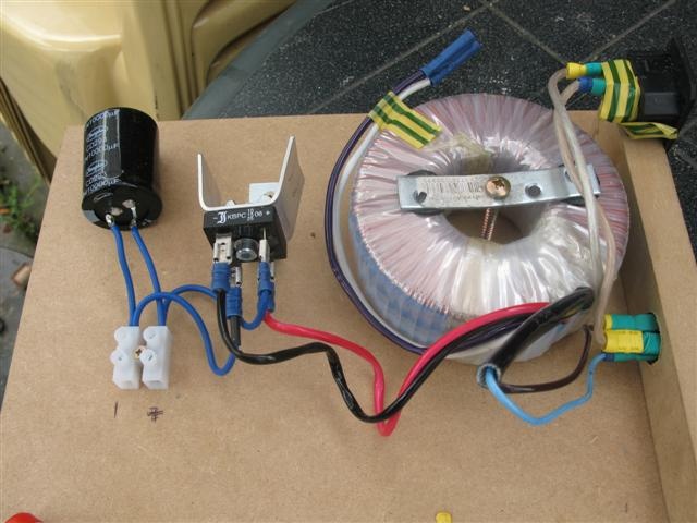 Afbeeldingslocatie: http://tweakers.net/ext/f/PZiM63923Ozr3dU27uBRhavt/full.jpg
