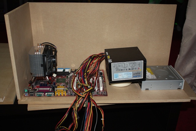 Afbeeldingslocatie: http://tweakers.net/ext/f/R2GxoFU2RUNJ1RxZIDEN2PUv/full.jpg