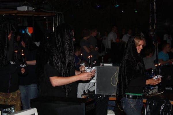 Afbeeldingslocatie: http://tweakers.net/ext/f/SdK4RPx7XeYc3IYUwe8wrJaM/full.jpg