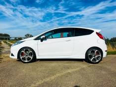 Afbeeldingslocatie: https://tweakers.net/ext/f/TCSjE1i0vM2jA3UgaxoTyWdS/medium.jpg