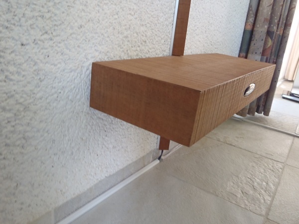 Bakje onder TV + cablemanegement 1