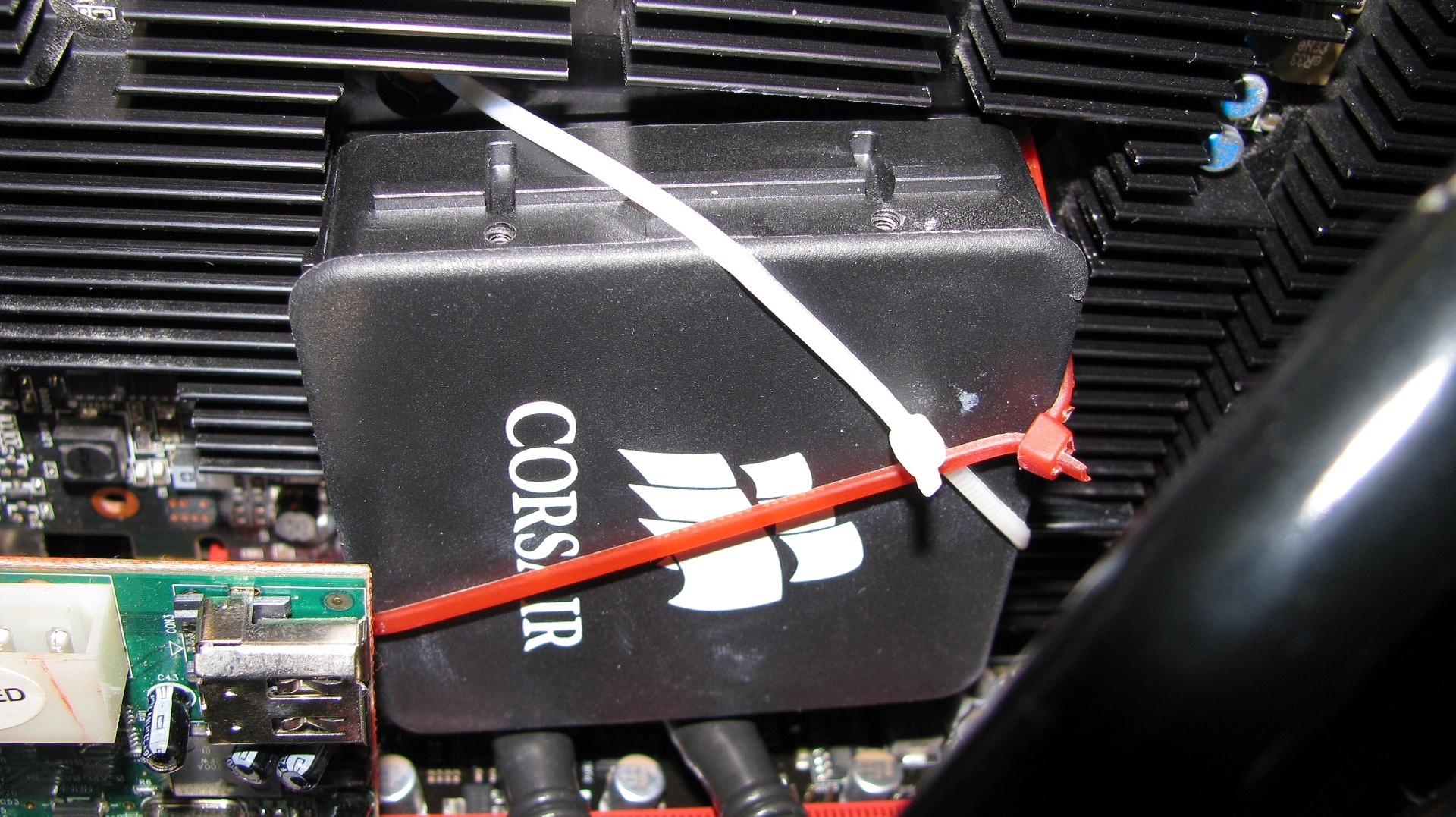 h60 block with tie wraps on gtx 480 h60 block with tie wraps on gtx 480