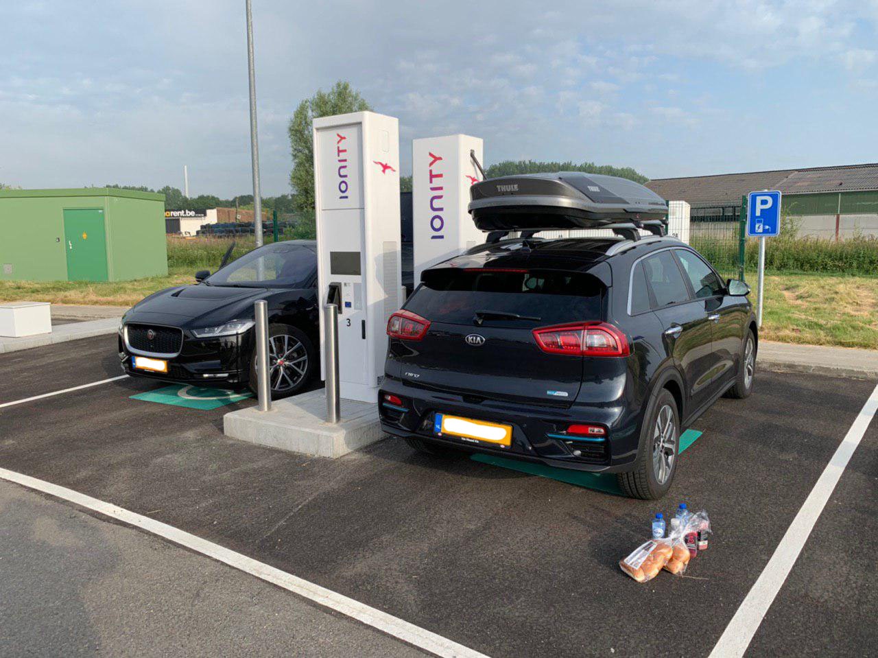 Afbeeldingslocatie: https://tweakers.net/ext/f/UCSGSWNkBhBpx3MkhTMVFrlo/full.jpg