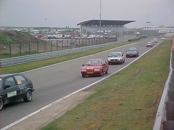 Afbeeldingslocatie: http://tweakers.net/ext/f/UamSIcFubDLnkm2IM1oIhNFo/full.jpg