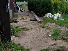 Naar de voordeur toe