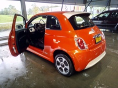Fiat 500e gewassen