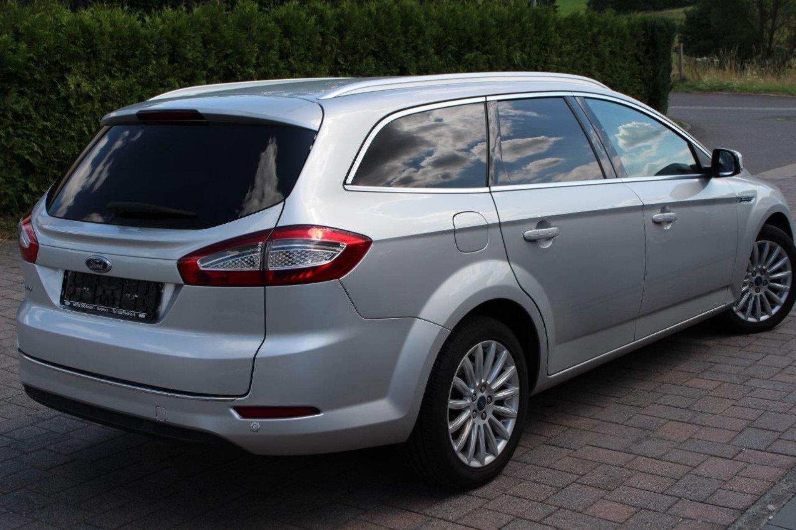 Afbeeldingslocatie: https://tweakers.net/ext/f/XHc6Yy5pO6deC0VhNaEyfCoR/full.jpg