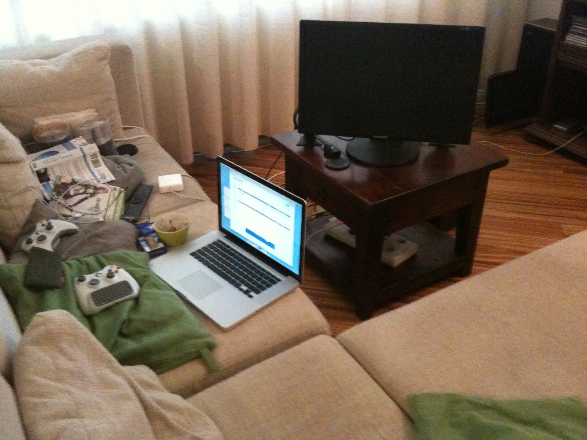 Afbeeldingslocatie: http://tweakers.net/ext/f/YFCUBFbENdJ5Zhdv3glI056u/full.jpg
