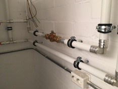 Aansluiting naar vloerverwarming met klep Aansluiting naar vloerverwarming met klep