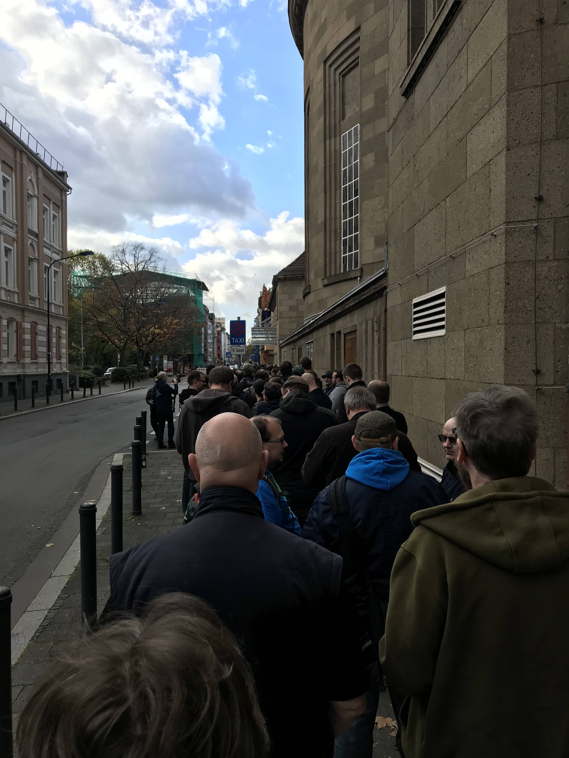 Afbeeldingslocatie: https://tweakers.net/ext/f/Z9hkAUYkQvQkoljuOiUABPEB/full.jpg
