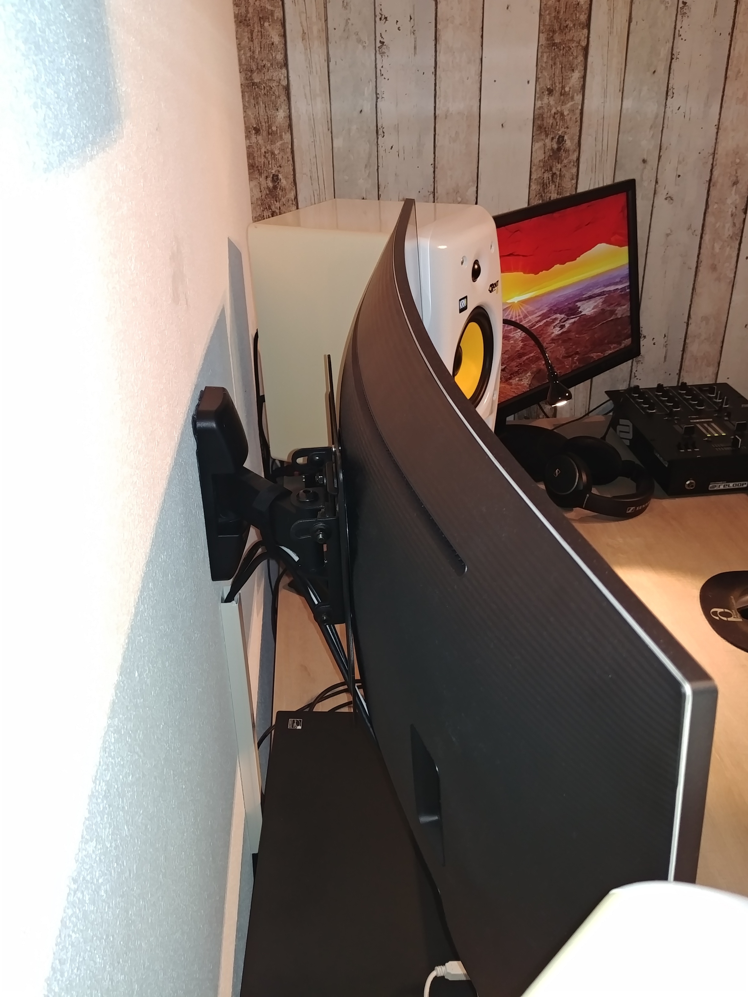 Afbeeldingslocatie: https://tweakers.net/ext/f/ZBCLuv5WuI43vE8YL3zycXVh/full.jpg