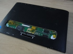 Gat in tablet gezaagd