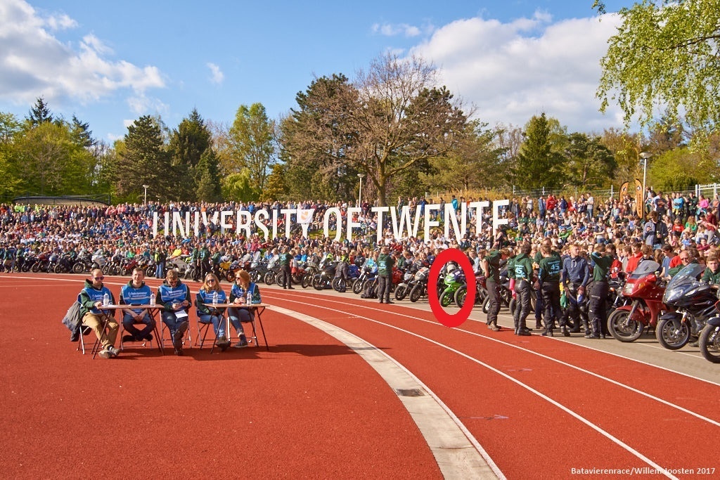 Afbeeldingslocatie: https://tweakers.net/ext/f/aQgeo3pkiuf1yej9LhnFoii4/full.jpg