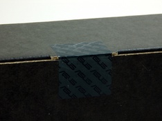 Buitenverpakking afsluitflap detail Buitenverpakking afsluitflap detail