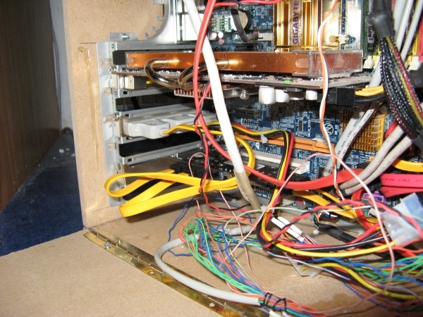 Afbeeldingslocatie: http://tweakers.net/ext/f/ca0e9d260e891d4274aa5cb42014cc7e/full.jpg