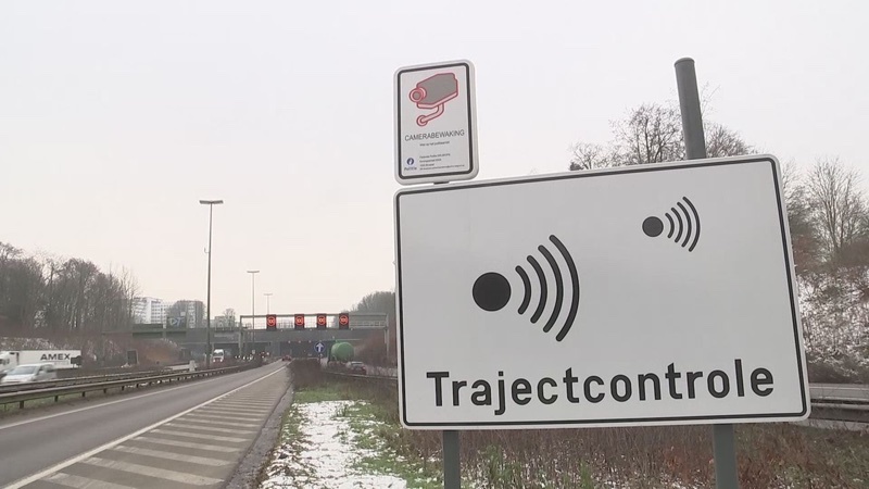 Afbeeldingslocatie: https://tweakers.net/ext/f/cdAf4cVtW2pe1ID7DI74HgYo/full.jpg
