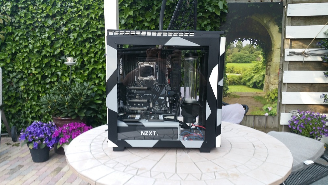 Afbeeldingslocatie: https://tweakers.net/ext/f/civgSQ3NuCxxO1fFnYUNZK18/full.jpg