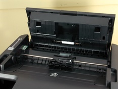 Invoer automatische document feeder opengeklapt