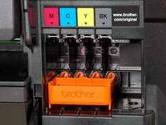 inktstation van voren met afdichtbracket